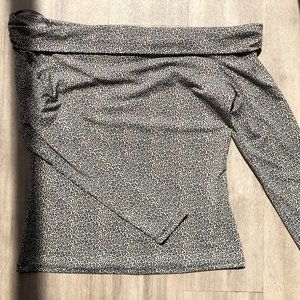 H&M Patterned Top Size Medium